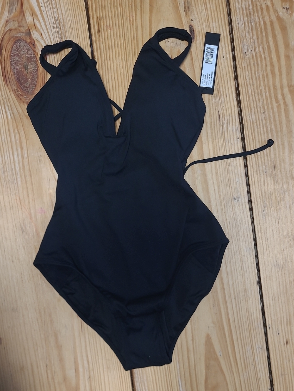 61. NWT  $175 STYLE PLUNGEY XS SHORT